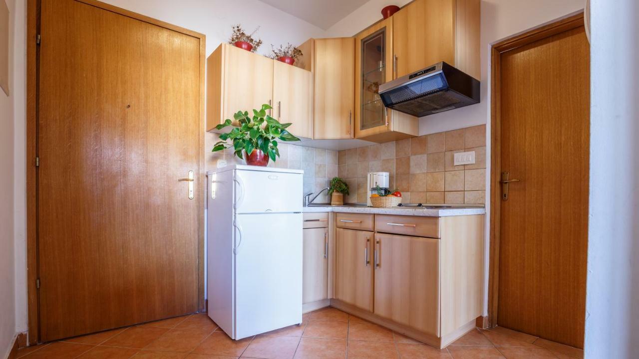 Apartment Josephine 2 Malinska Exterior photo